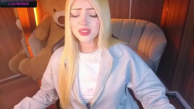 Kitty_fox_b's cam snapshot