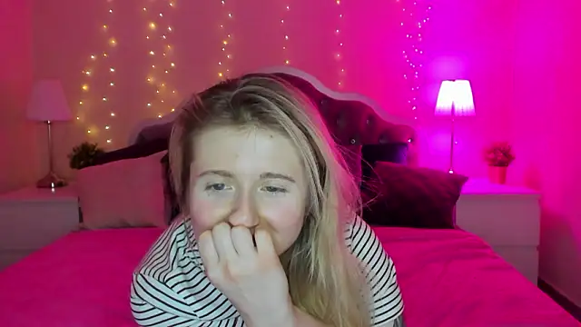 CamillaDreamer's cam snapshot