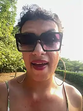 LaColorina_ live sex cam