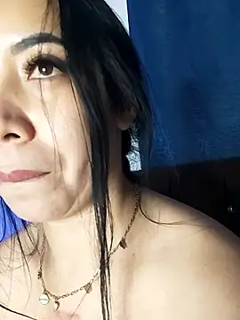 Sweet_hot_mia's cam snapshot