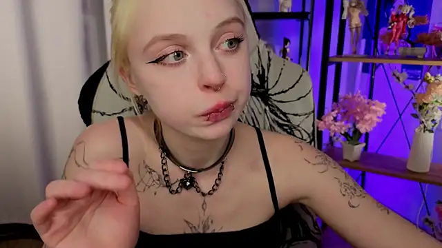 ElvenQueen live sex cam
