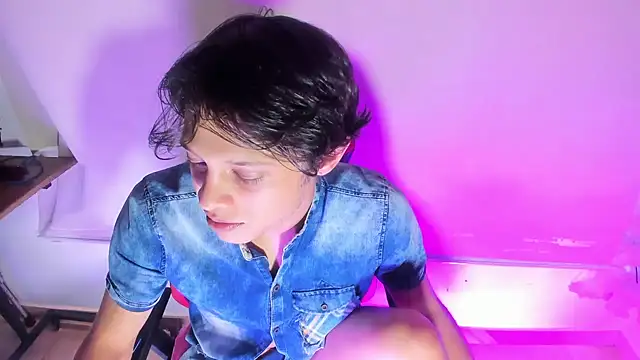 LilOwen_'s cam snapshot