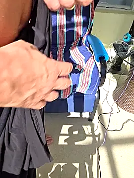 theclubist111's cam snapshot