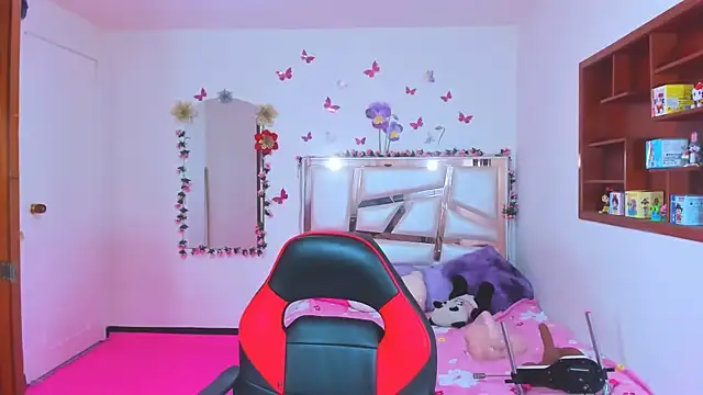 perlabeautiful's cam snapshot