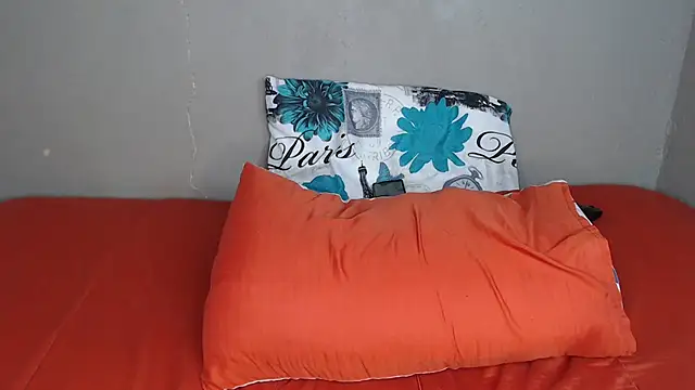 Lunalee's cam snapshot