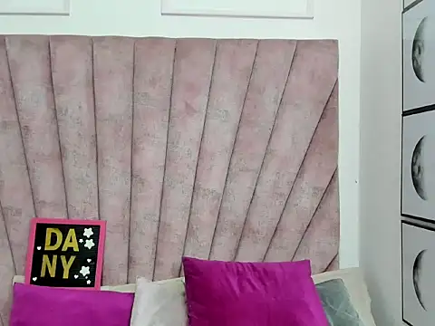 danibellucii_'s cam snapshot