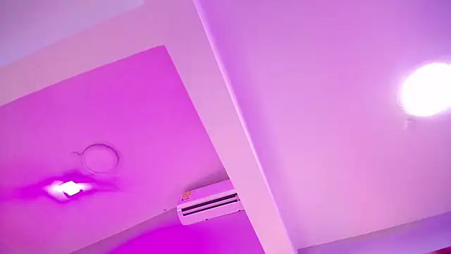 Aliyah_Ramana's cam snapshot