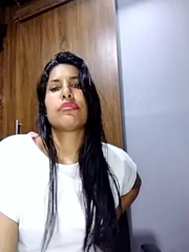 daringandunique's cam snapshot