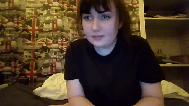 Lynylou's cam snapshot