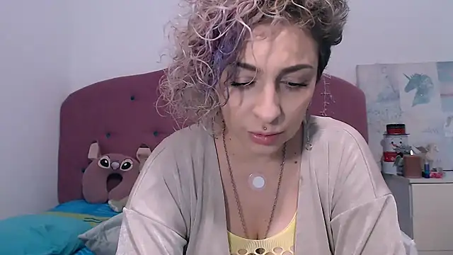 AAARUNY's cam snapshot