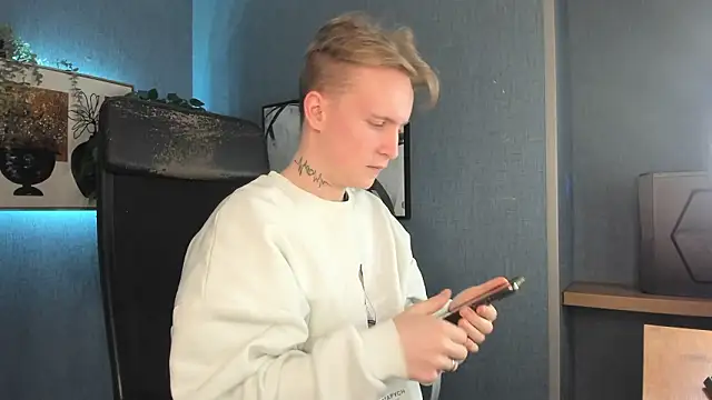 AlexxSweet live sex cam