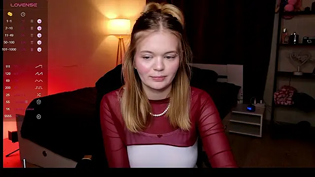 Elioraa's cam snapshot