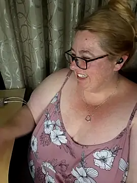 Iceprincess2bad4u live sex cam