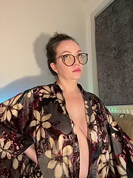 FemDom_RubyKnightXXO's cam snapshot