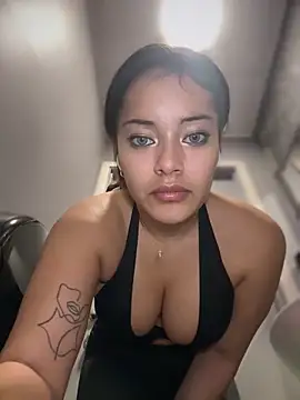 Risky_Workouts live sex cam