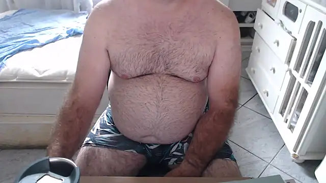 MysterBearMG live sex cam