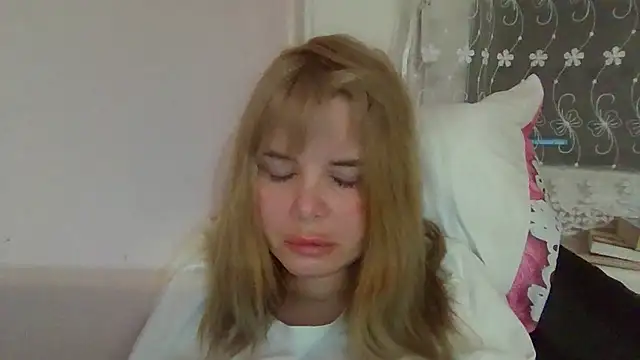 HornyElena's cam snapshot