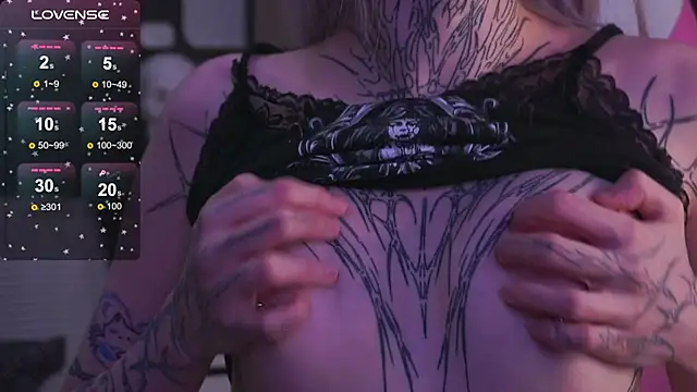 fraulein_mooon's cam snapshot