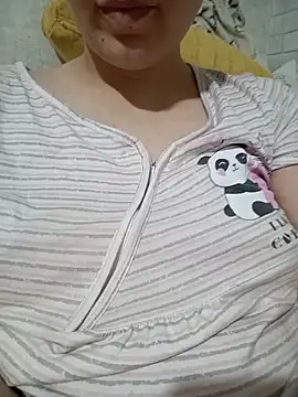 Emilyhomegirl1 live sex cam