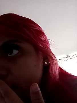 mia_hottie2210's cam snapshot