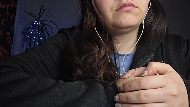 Cyndee_Winter's cam snapshot