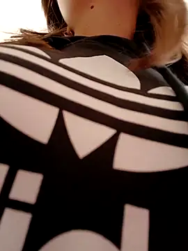 _Isabella-7's cam snapshot