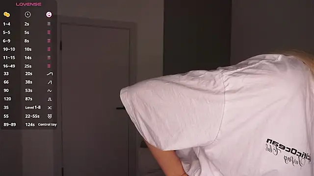 BrynnHolverson live sex cam