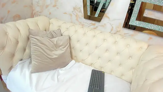 miley_sexxx's cam snapshot