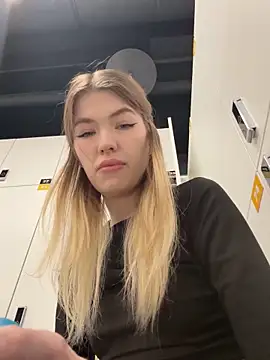 Star_Mia69's cam snapshot