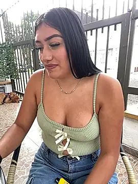 Georgia_Pink's cam snapshot