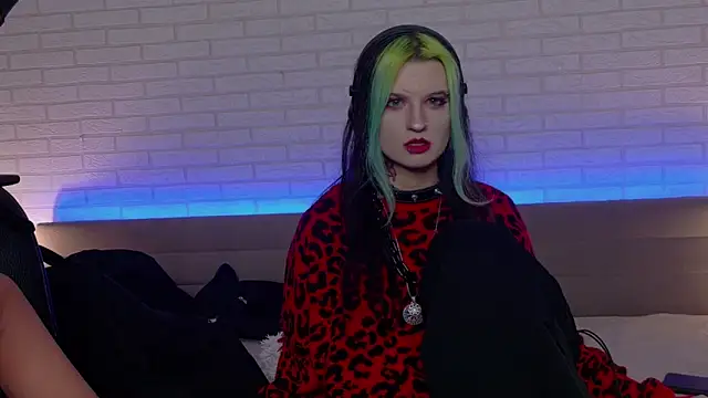 ToxicKittyy's cam snapshot