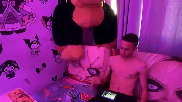 isaaclatino live sex cam