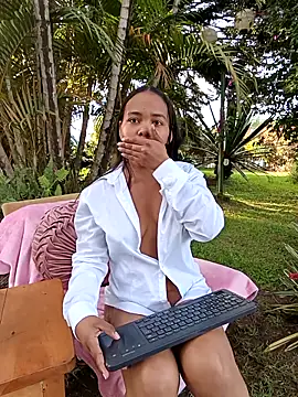 SophiaGuzman's cam snapshot