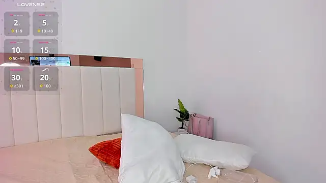 Doll_Isa_ live sex cam