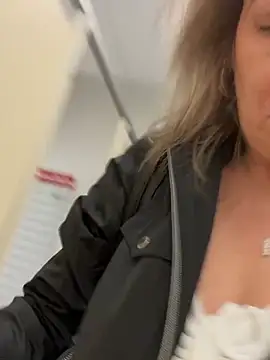 Cherry-red-xo's cam snapshot