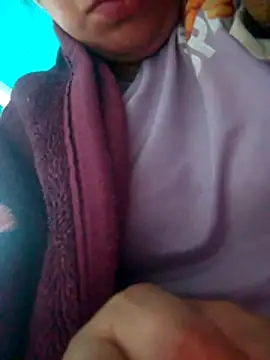 isha_sharma2002's cam snapshot