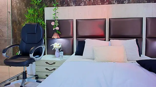 nela_moretti's cam snapshot