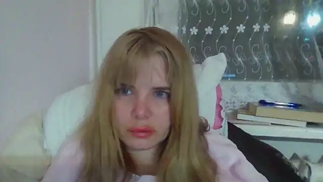 HornyElena's cam snapshot