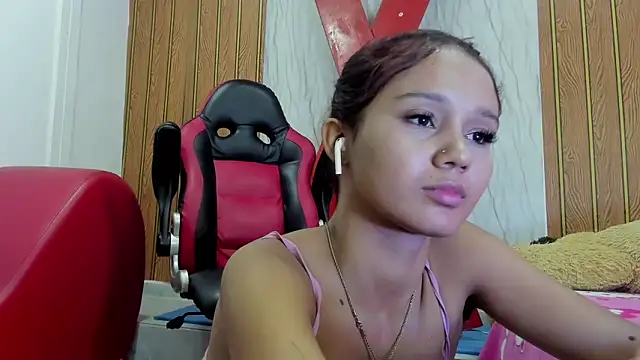 MarianaManzur's cam snapshot