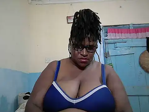 sexy_bigboobss's cam snapshot