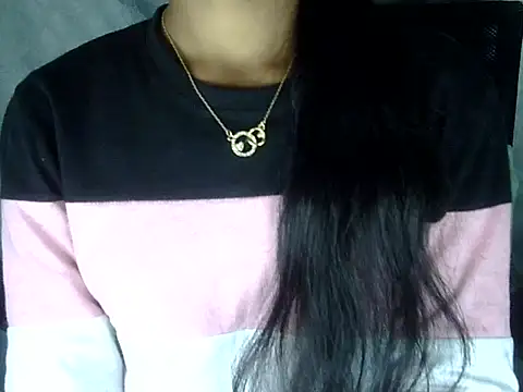 Khushi_v's cam snapshot