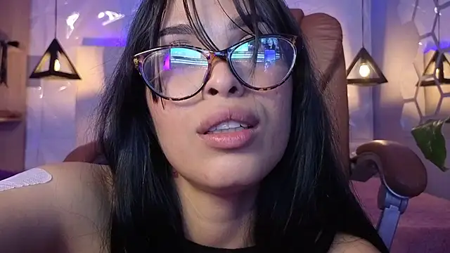 AlessiaVal_'s cam snapshot