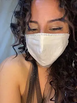 White-Petite live sex cam