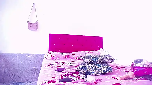 candy_dustano691's cam snapshot