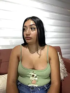 Georgia_Pink's cam snapshot