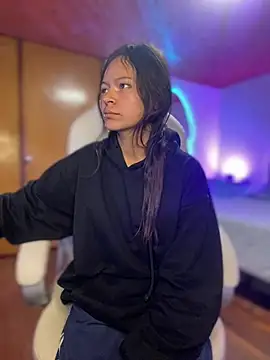 Ninffa_pinkk21's cam snapshot