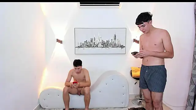 YouBratty2's cam snapshot