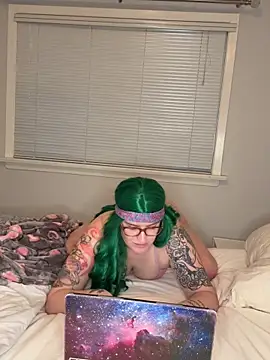 DaisyBlake's cam snapshot