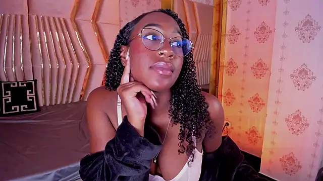 Qeen_blackk live sex cam