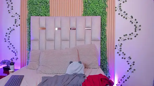 Tiffany_Nm's cam snapshot